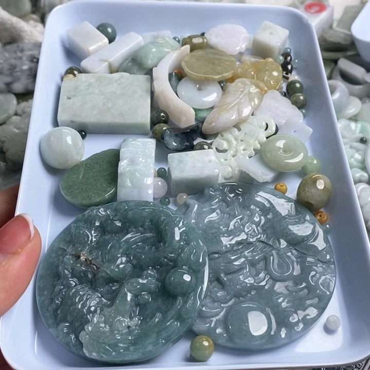 翡翠未镶嵌颈饰玉**生天然翡翠804