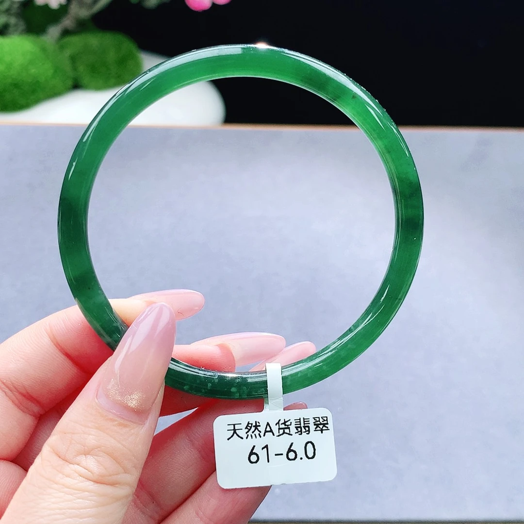未镶嵌手镯（圆镯）翡翠