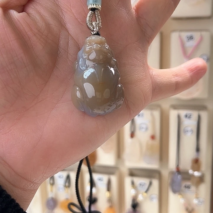 玛瑙/玉髓颈饰未镶嵌