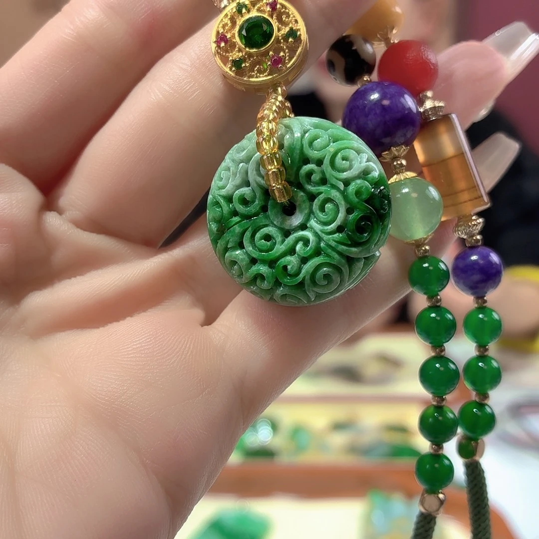 翡翠未镶嵌颈饰翡翠