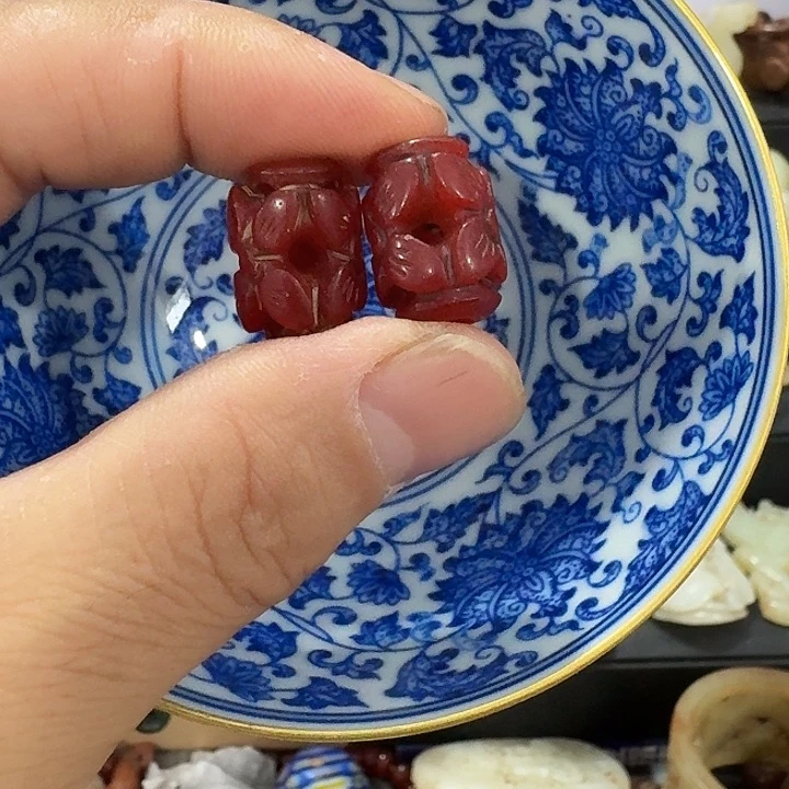 瓷片瓷自顾自的一个