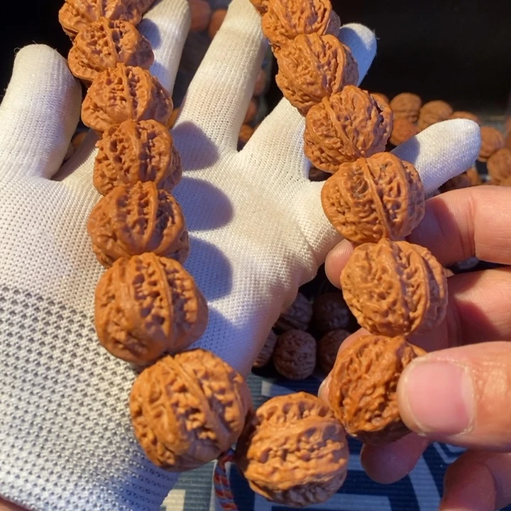 文玩核桃手串……40