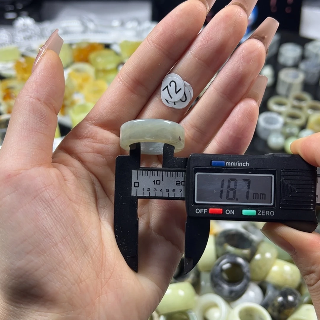 蛇纹石玉未镶嵌戒指