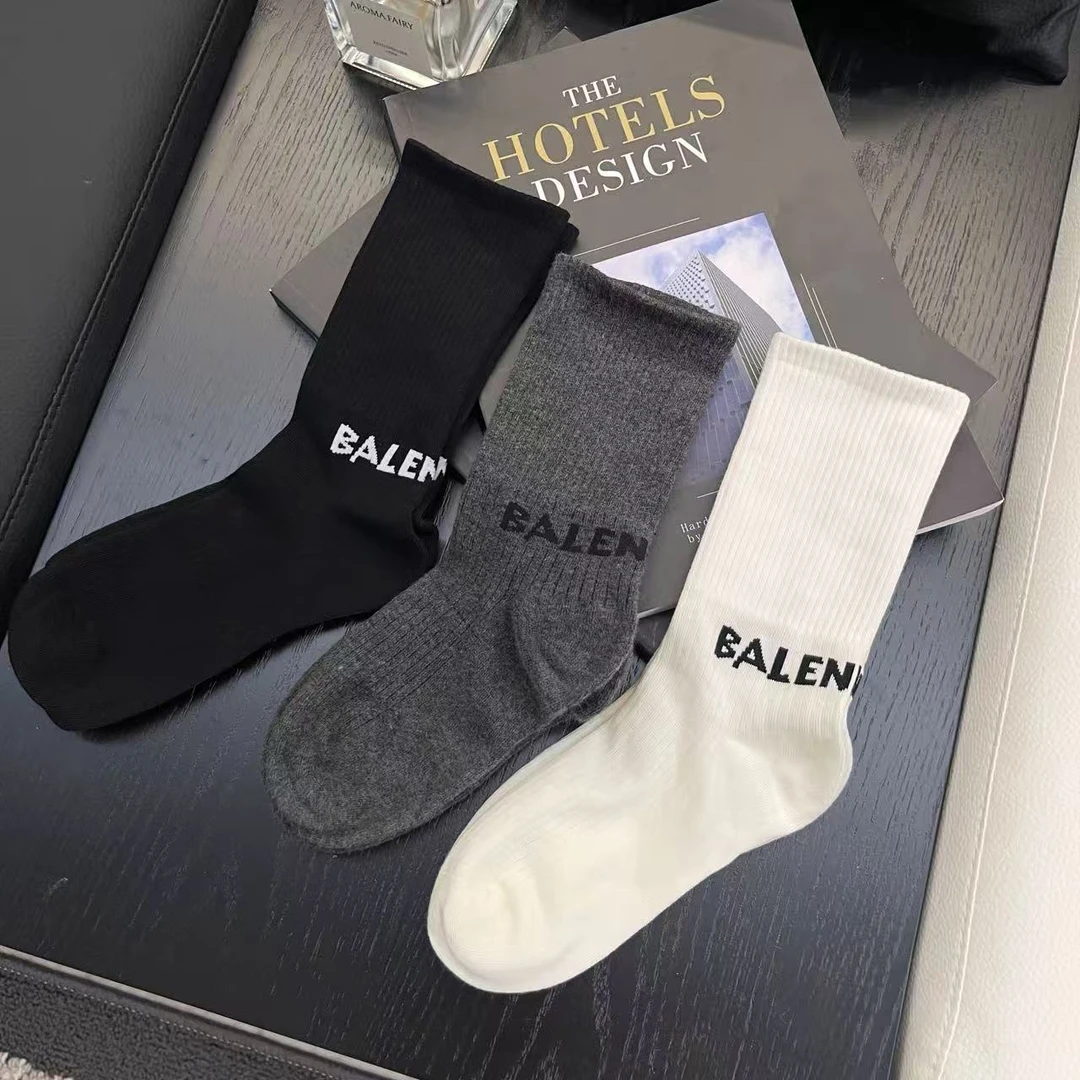 【熙薇品牌】2025新款时尚小众百搭休闲潮流中筒袜H5574