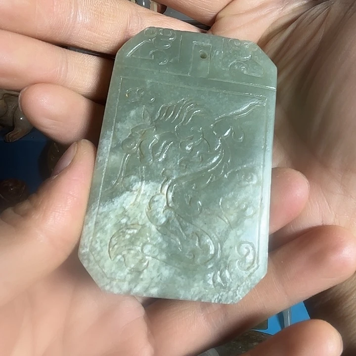 和田玉未镶嵌把件