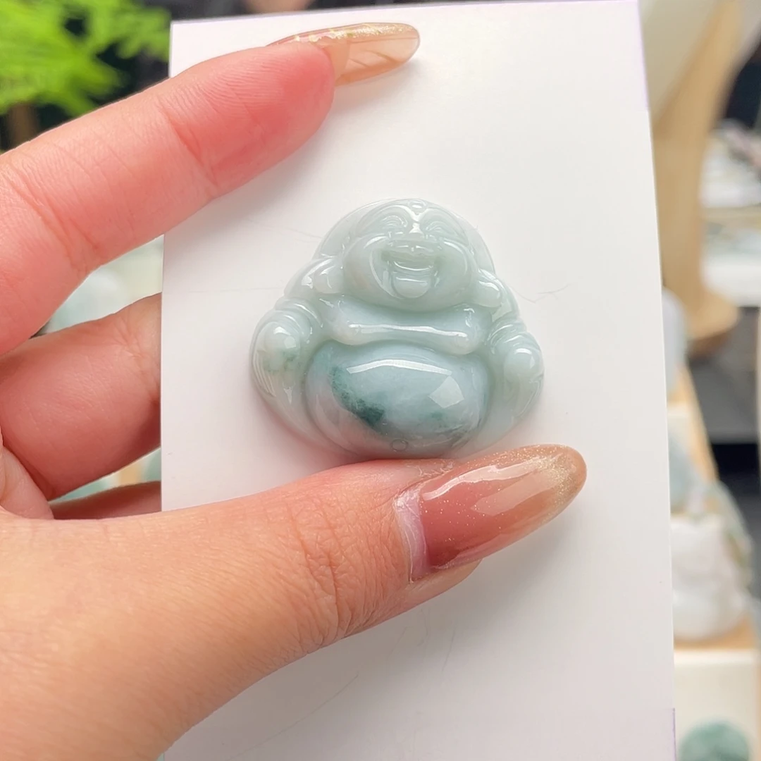 翡翠未镶嵌颈饰佛公