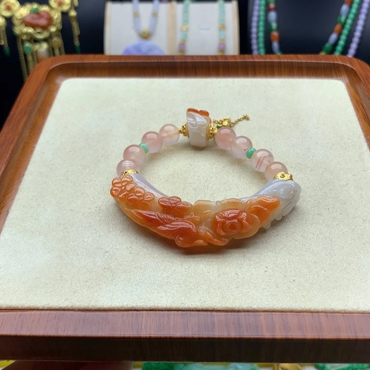 翡翠未镶嵌手镯红翡半镯