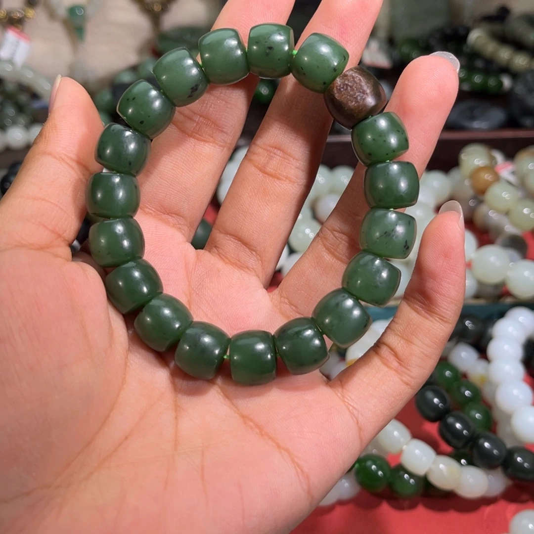 晴***.和田玉未镶嵌手链