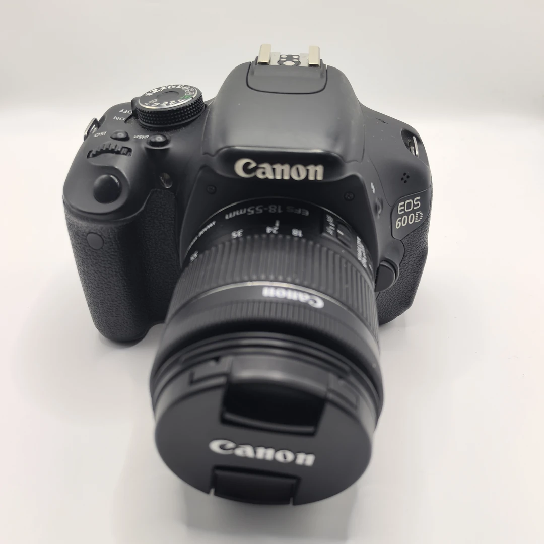 95新 Canon/佳能 600D摄影单反相机，箱说齐全，配件齐全，功能正常