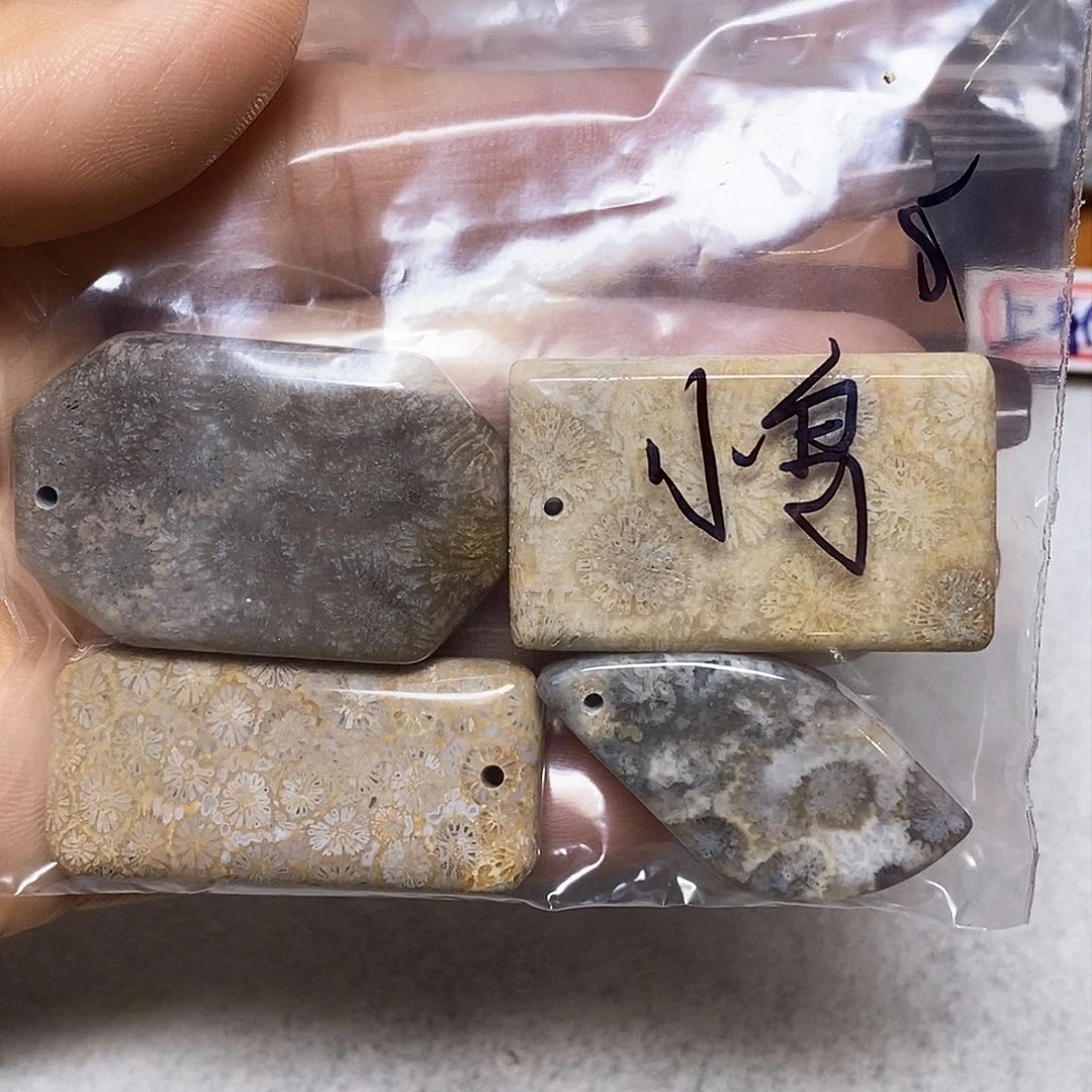 硅化玉颈饰未镶嵌小*