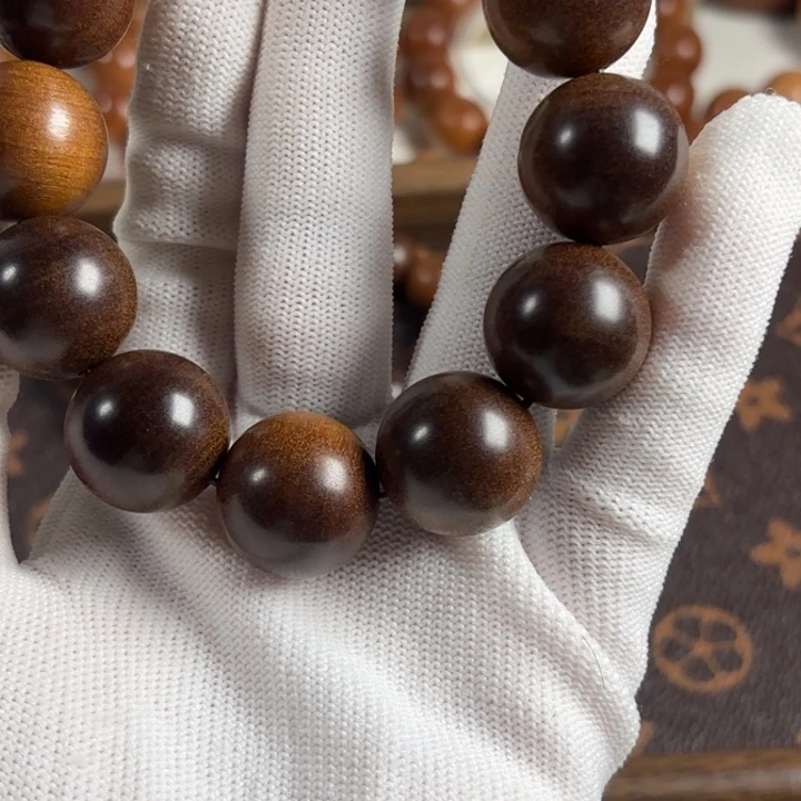 蓬***人檀香木2.0老山檀黑肉焦糖奶甜