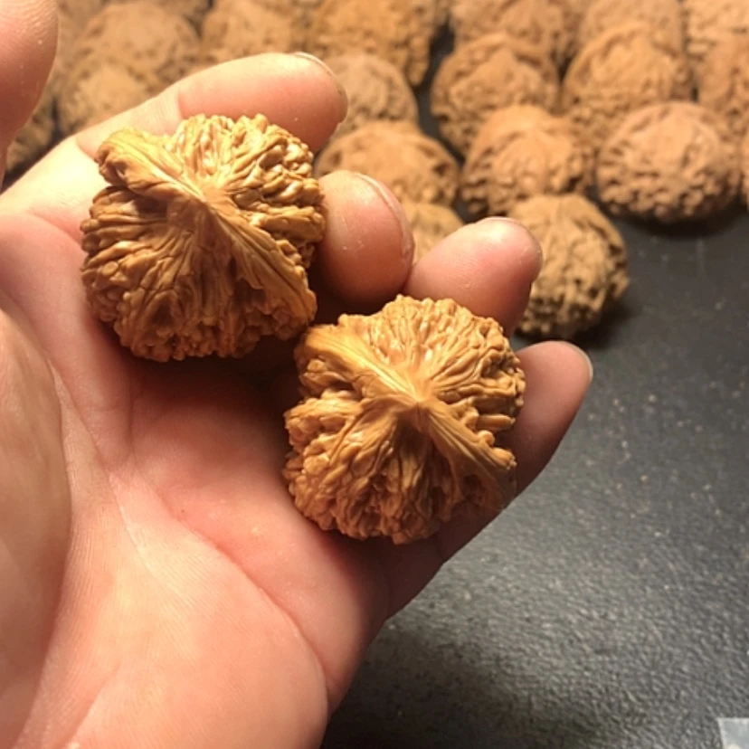 【闪购商品】文玩核桃吊坠刘*森水龙纹