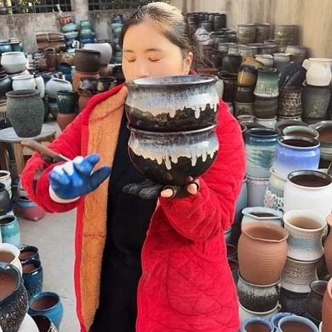 口19高12瑕疵盆子。