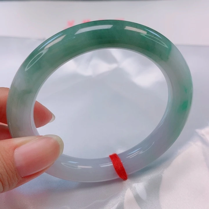 未镶嵌手镯（圆镯）翡翠