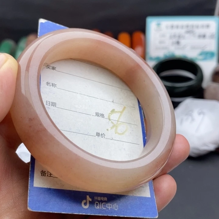 未镶嵌手镯石英质玉