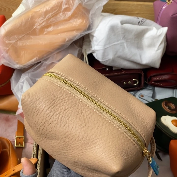 头层牛皮瑕疵化妆包