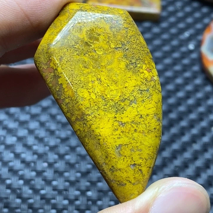 玛瑙/玉髓颈饰未镶嵌墨*