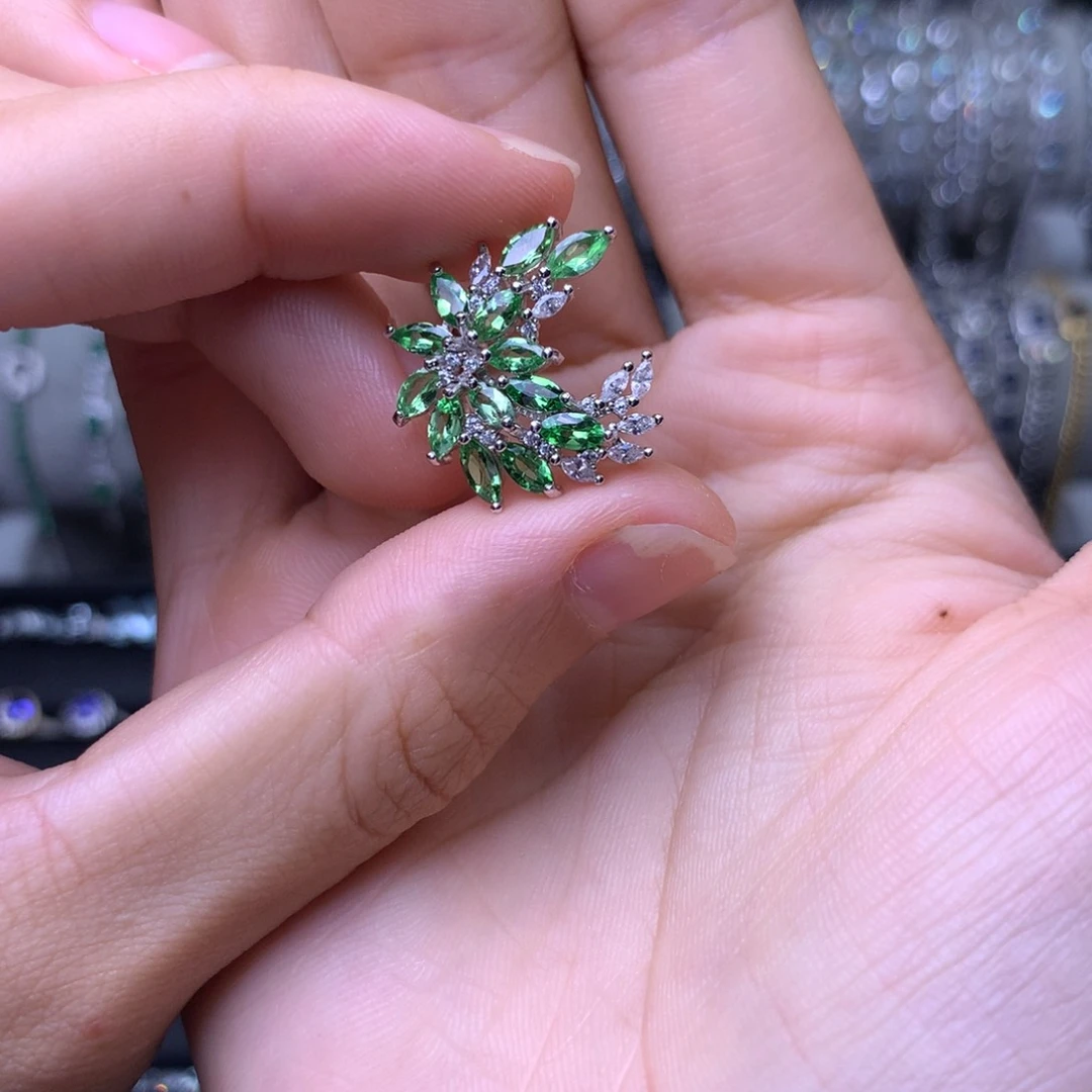 银S925镶嵌颈饰石榴石（沙弗莱）