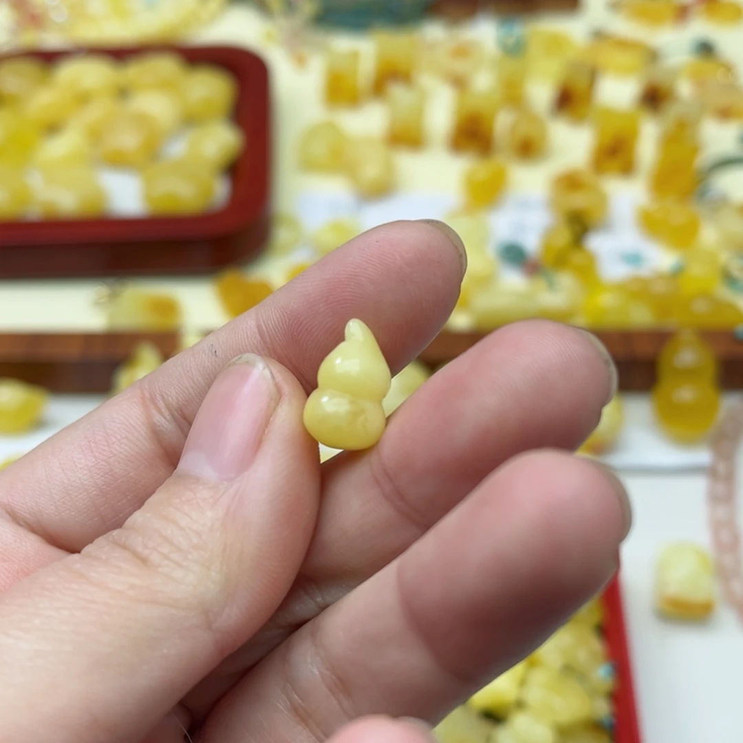 【闪购商品】蜜蜡裸石未镶嵌配饰