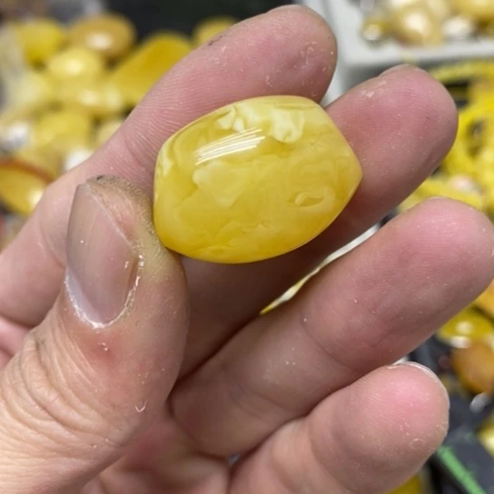 蜜蜡裸石未镶嵌吊坠