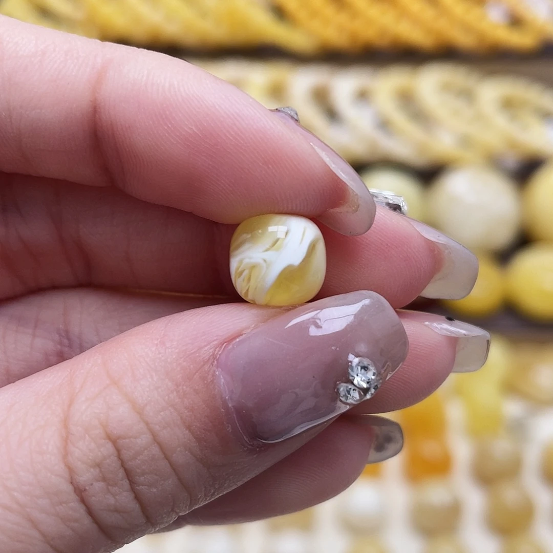 琥珀未镶嵌裸石9.3*8.7mm老型瑕