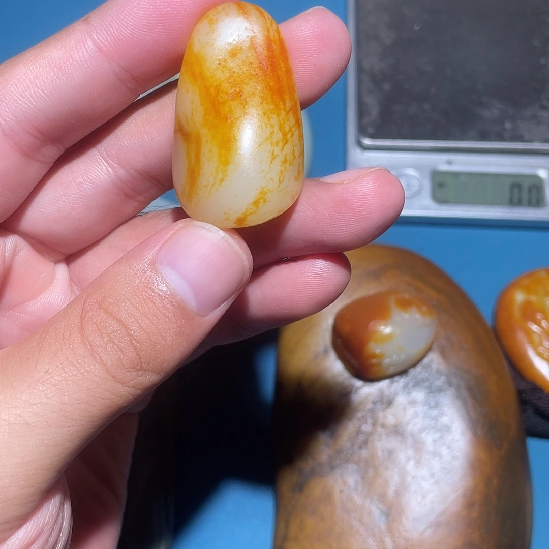 石***布和田玉未镶嵌颈饰