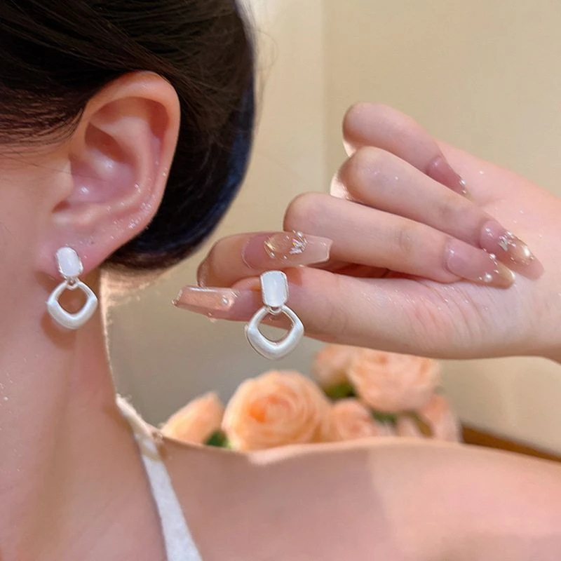 合金树脂耳饰 韩系银色拉丝磨砂菱形耳钉女高级感简约气质耳饰