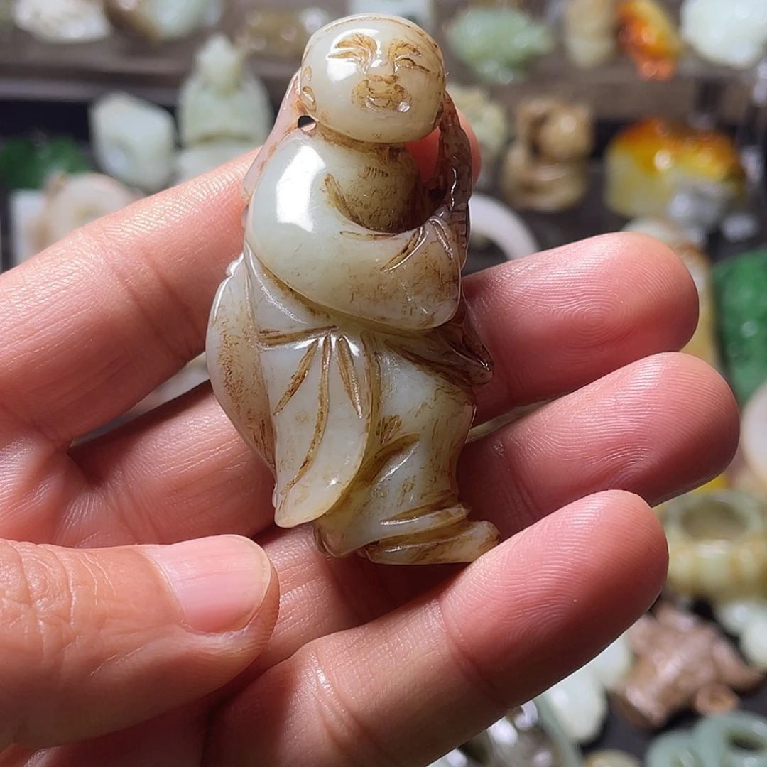 陈***猫和田玉（糖玉）未镶嵌颈饰