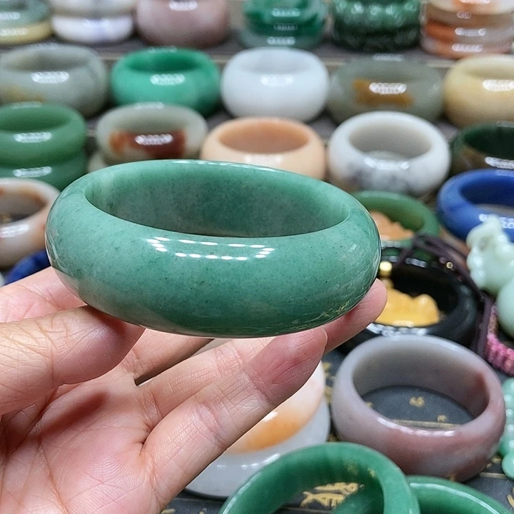 石英质玉手镯未镶嵌晴