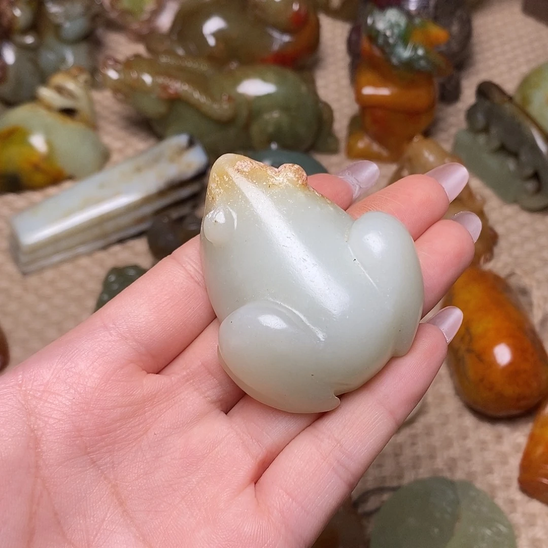 未镶嵌蛇纹石玉颈饰