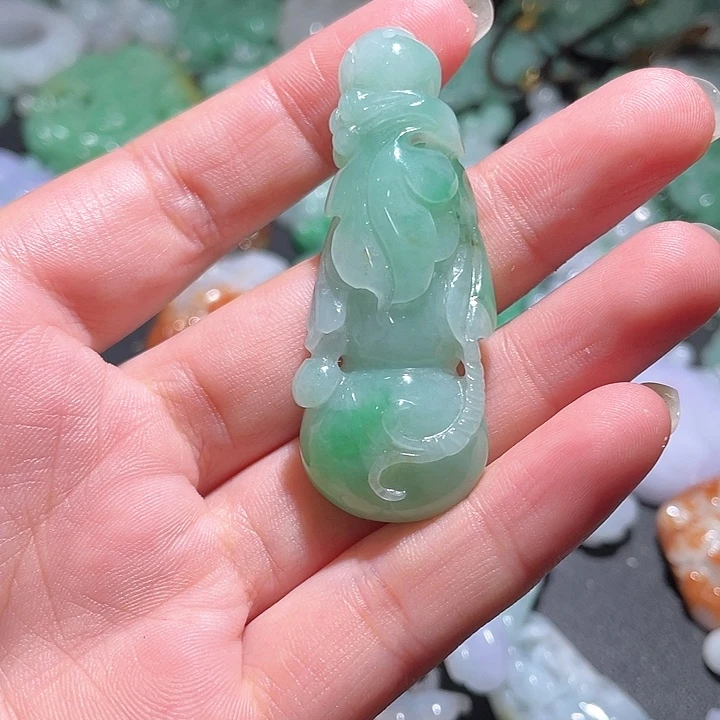颈饰未镶嵌翡翠三**梦天