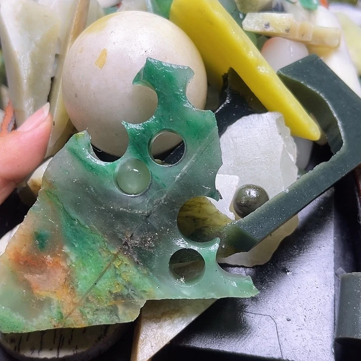 和田玉（糖玉）未镶嵌珠宝半成品宸*