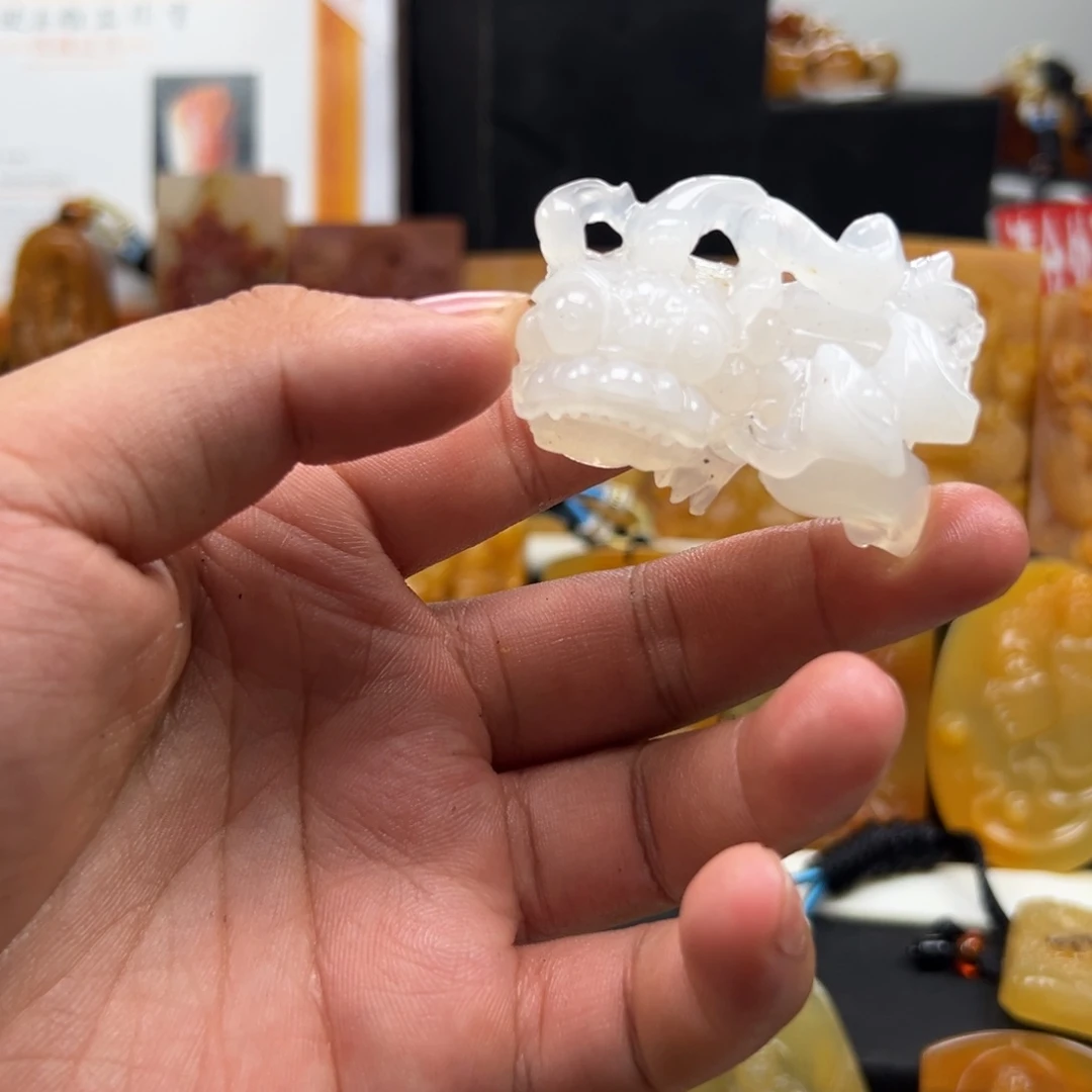 未镶嵌石英质玉（黄龙玉）多样性发货，发其一