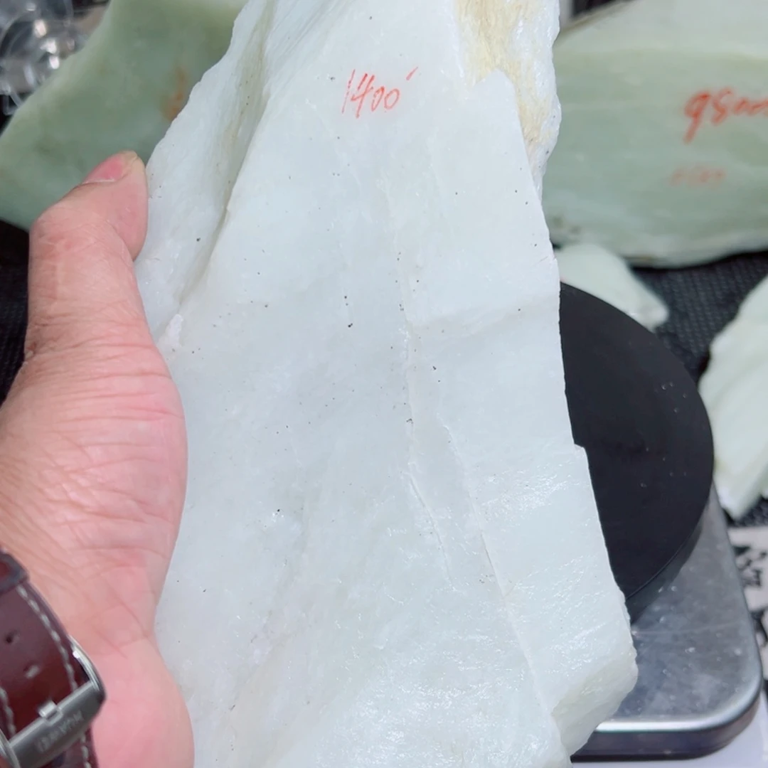 和田玉未镶嵌珠宝奇石哈尼拉克矿区矿标多样性发其一