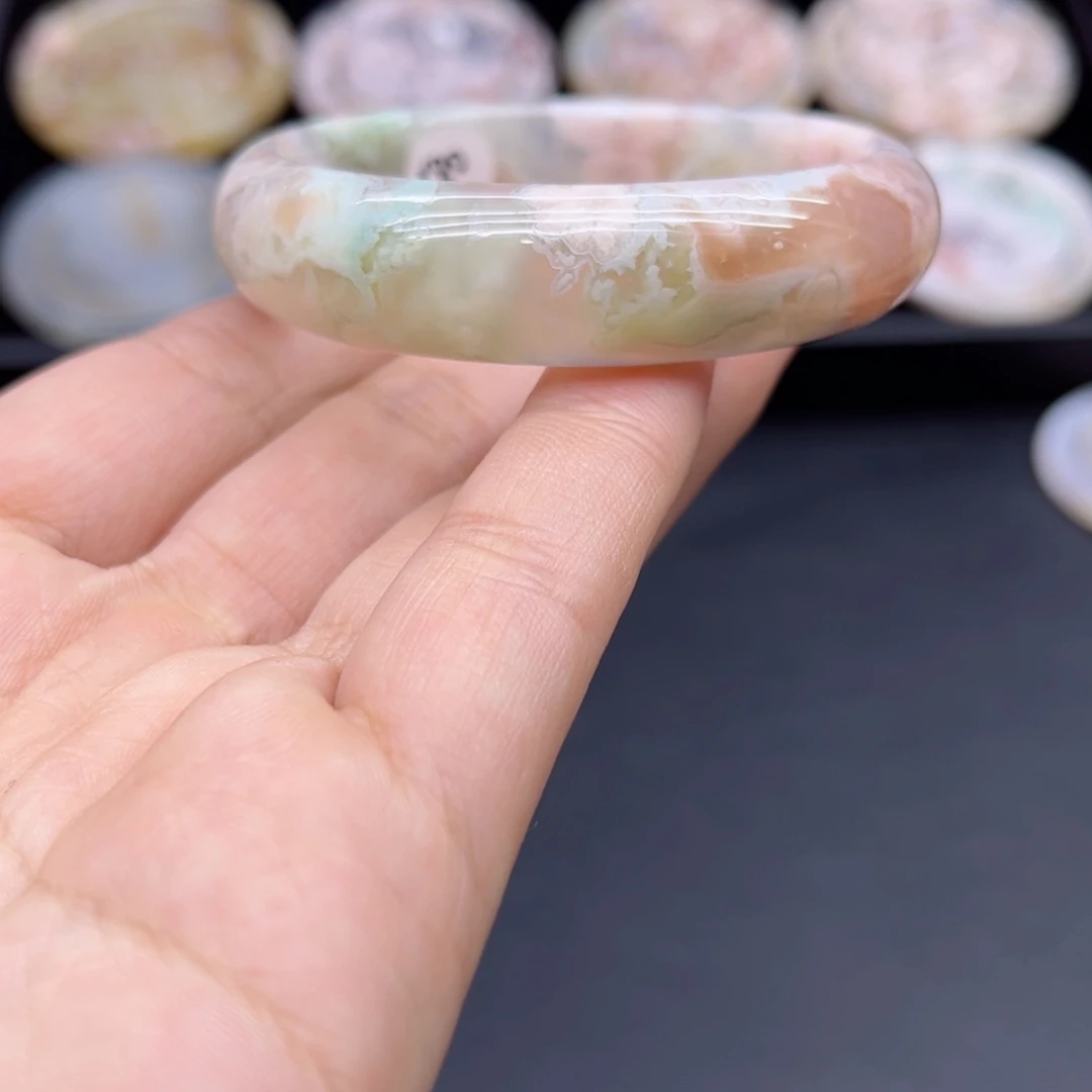 玛瑙/玉髓手镯未镶嵌51