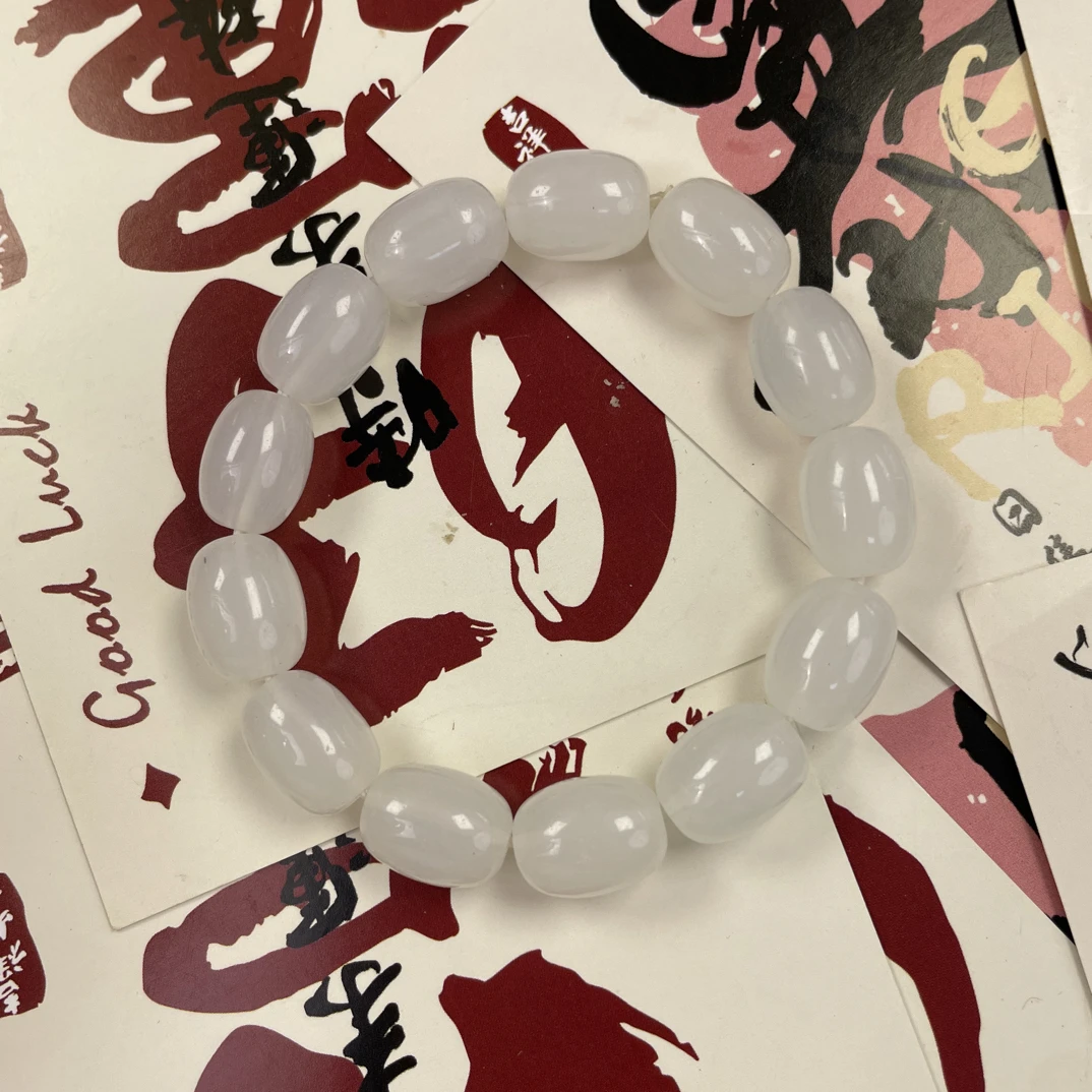 简约风男女通用复古风白色