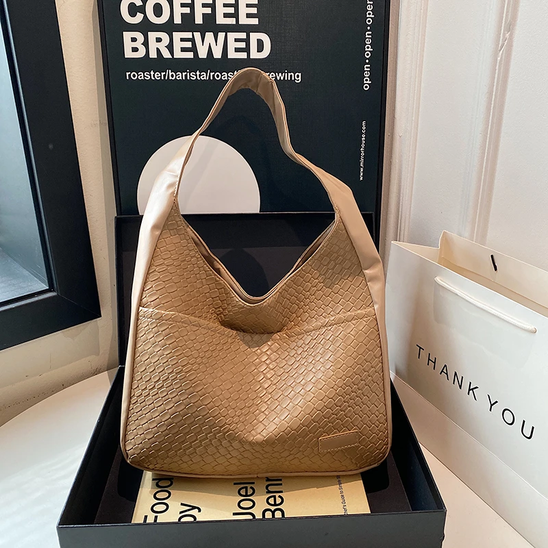 2024时尚流行编织通勤简约复古休闲设计洋气大容量单肩托特腋下包