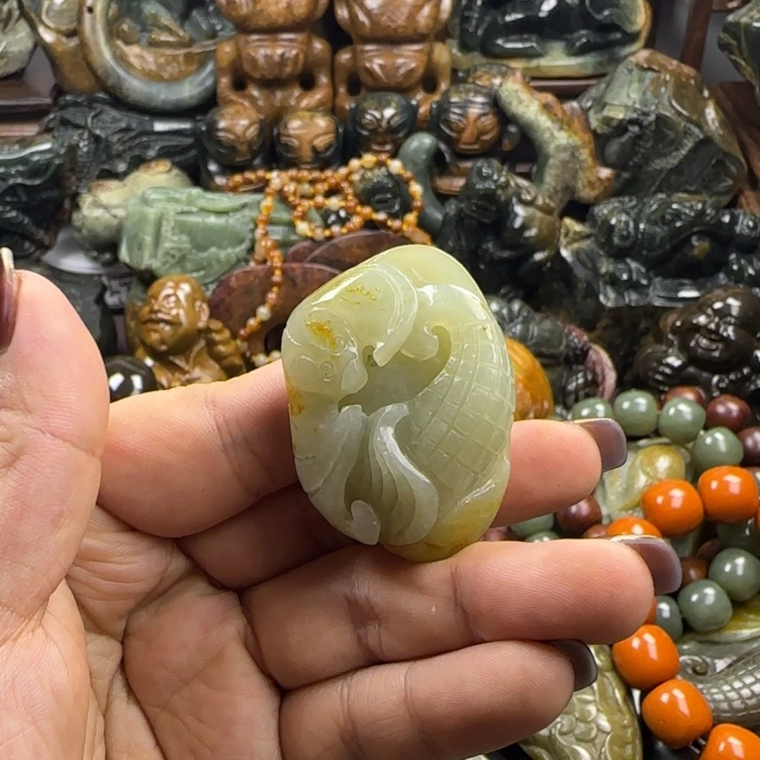 透闪石质玉未镶嵌珠宝奇石
