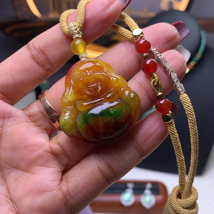 翡翠吊坠(赠链)未镶嵌