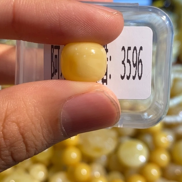 琥珀未镶嵌珠宝奇石3596