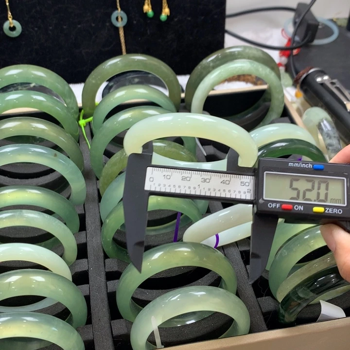 未镶嵌蛇纹石玉手镯161