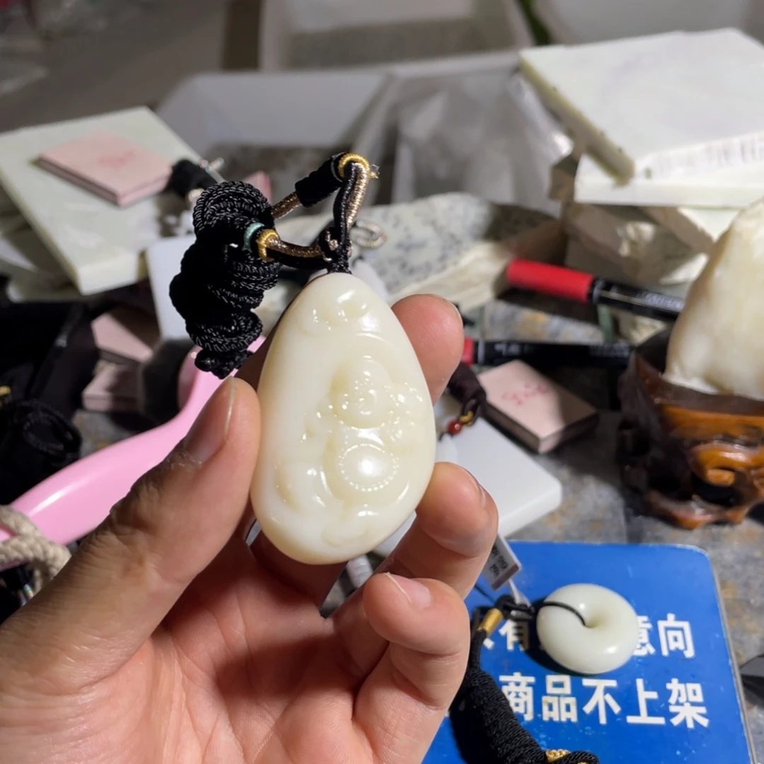 亿***诺和田玉未镶嵌颈饰