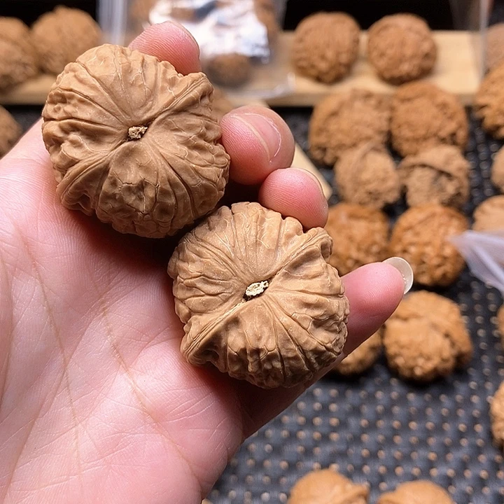 玻***城文玩核桃吊坠文玩核桃