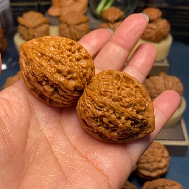 【闪购商品】把件文玩核桃野生石头