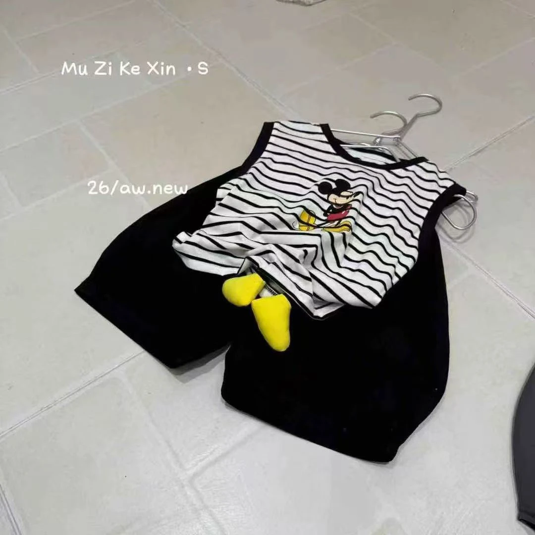 B402儿童条纹立体小脚米奇套装