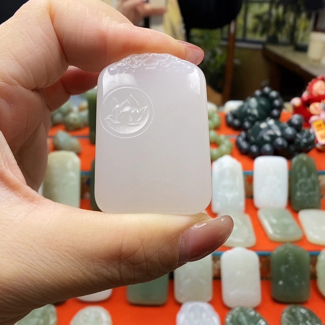 颈饰未镶嵌和田玉人**悟