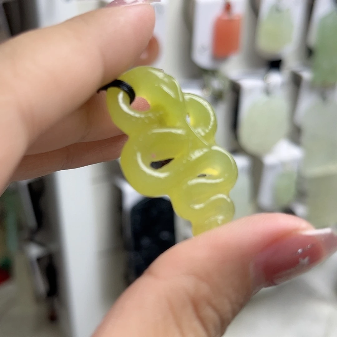 岫玉未镶嵌吊坠(赠链)