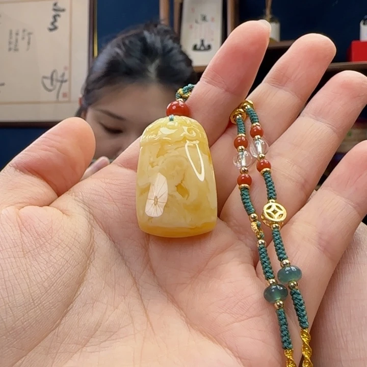 蜜蜡吊坠(赠链)未镶嵌