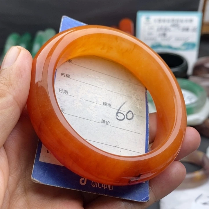 未镶嵌手镯石英质玉