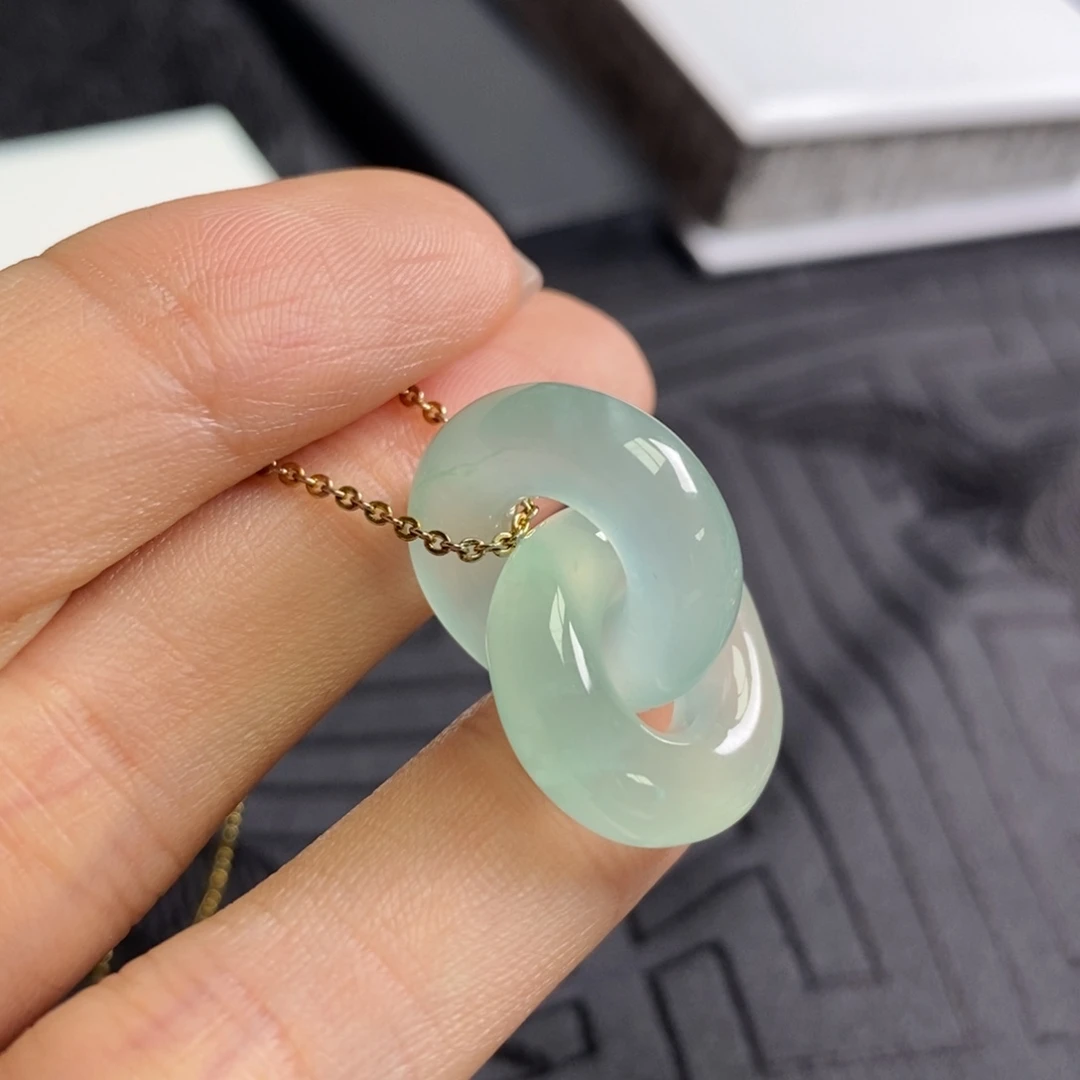 翡翠未镶嵌吊坠(不含链)冰胶晴底双环 有暗纹